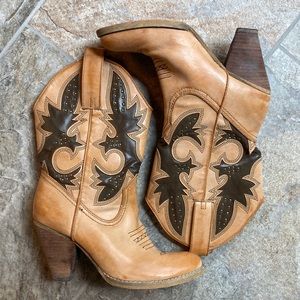 Western Style cowgirl Boots Size 7
